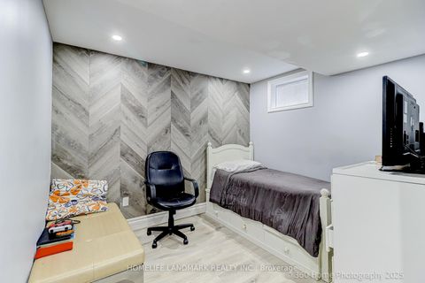 Photo 12 at 3 - 361 Birchmount Road, Cliffside, Toronto