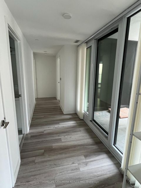 Photo 3 at 403 - 238 Simcoe Street, Chinatown, Toronto
