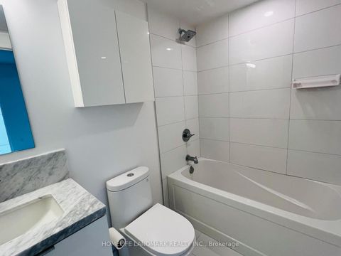 Photo 5 at 403 - 238 Simcoe Street, Chinatown, Toronto