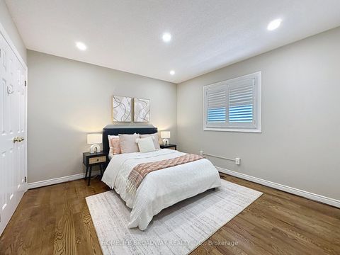 Photo 20 at 1 Hearthstone Crescent, Doncrest, Richmond Hill