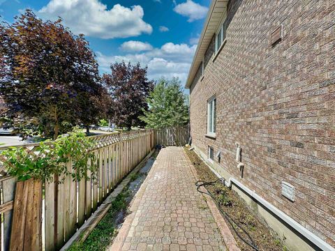 Photo 40 at 1 Hearthstone Crescent, Doncrest, Richmond Hill
