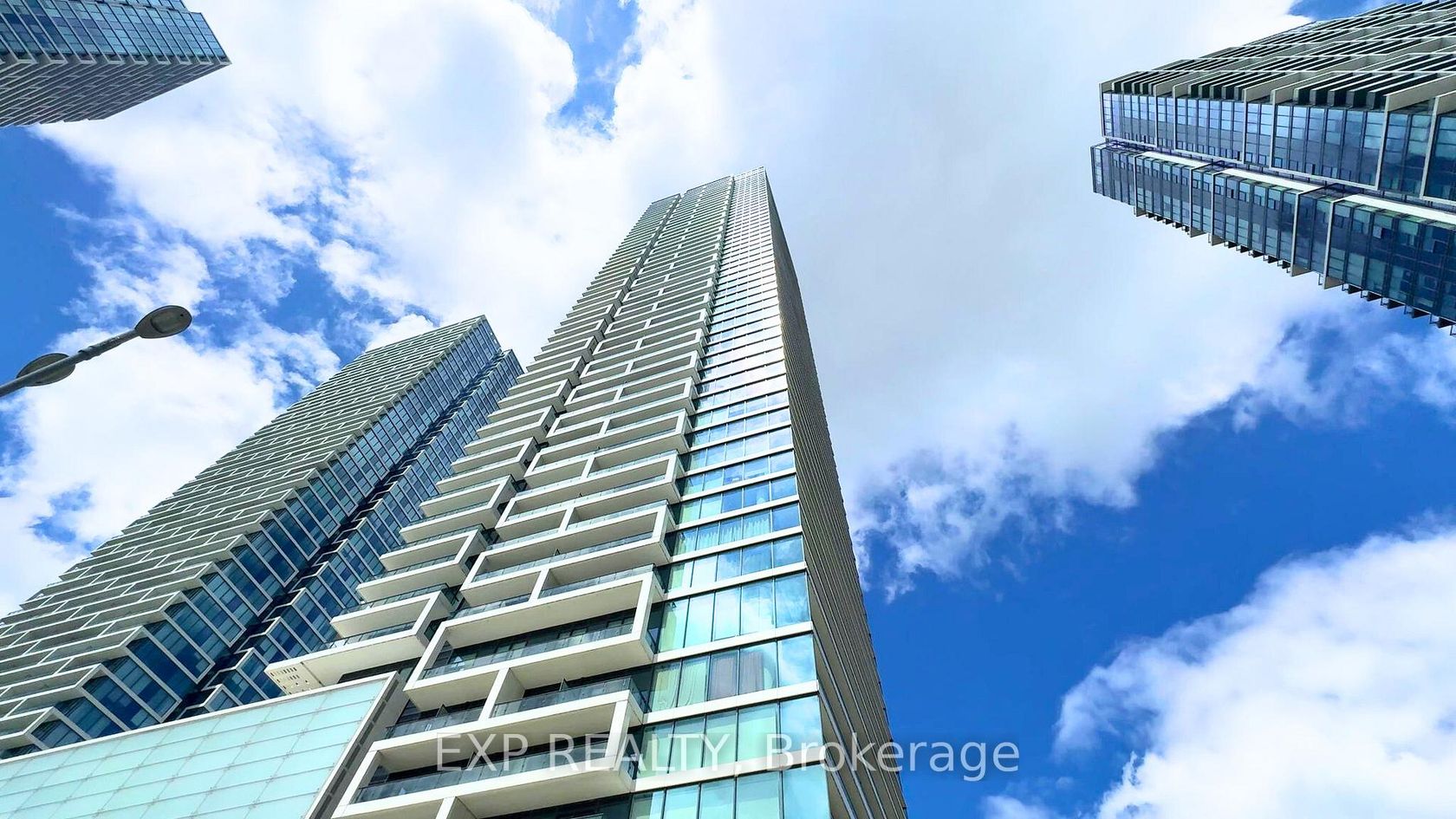 Unit 811 - 950 Portage Parkway, Vaughan Corporate Centre, Vaughan 
