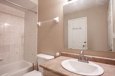 Photo 11 at 22 Mansur Terrace, York University Heights, Toronto