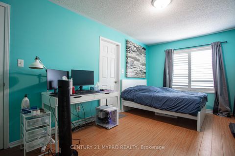 Photo 13 at 22 Mansur Terrace, York University Heights, Toronto