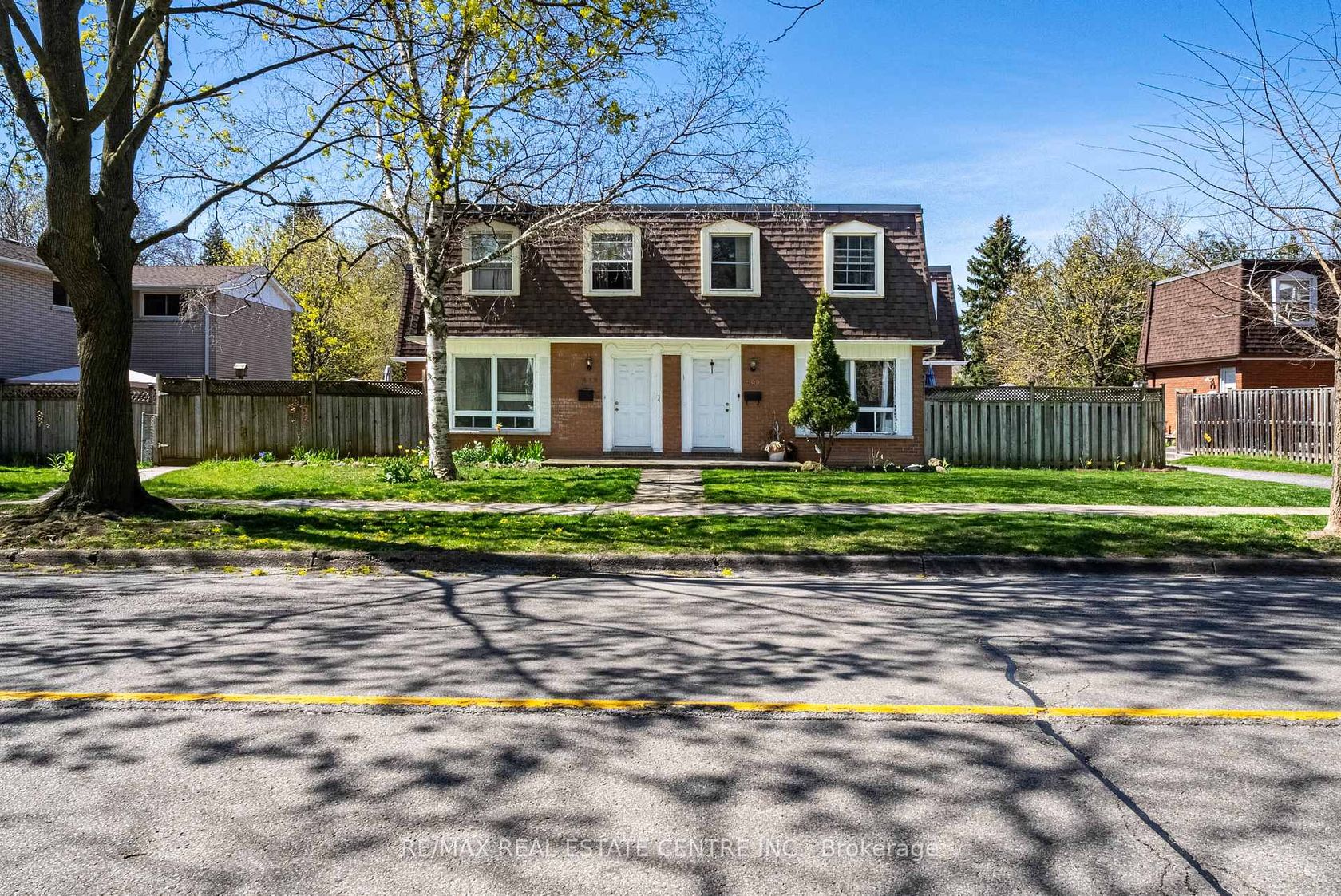 648-654 Francis Road SW, LaSalle, Burlington 