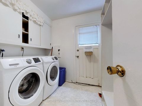 Photo 18 at 714 Conacher Drive, Newtonbrook East, Toronto