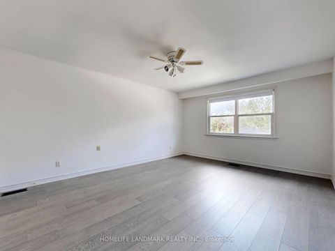 Photo 21 at 714 Conacher Drive, Newtonbrook East, Toronto