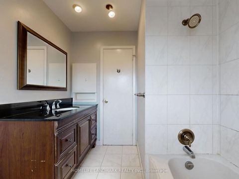 Photo 25 at 714 Conacher Drive, Newtonbrook East, Toronto
