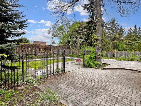 Photo 28 at 714 Conacher Drive, Newtonbrook East, Toronto