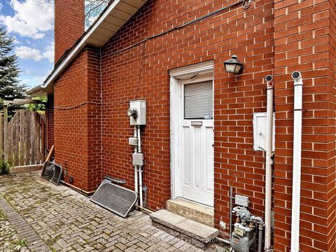 Photo 29 at 714 Conacher Drive, Newtonbrook East, Toronto