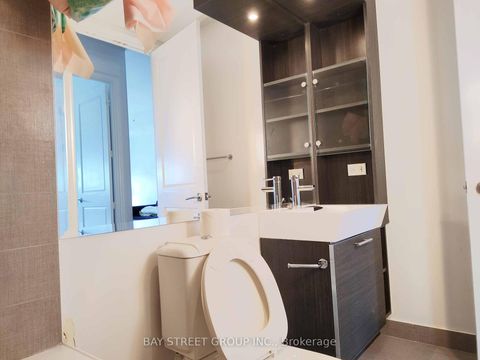 Photo 10 at 6704 - 388 Yonge Street, Bay Street Corridor, Toronto