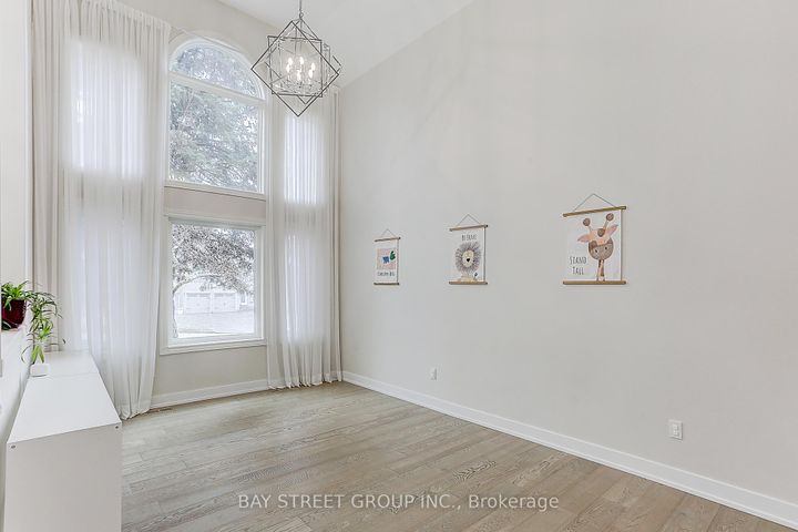 Photo 5 at 955 Portminster Court, Wyndham, Newmarket