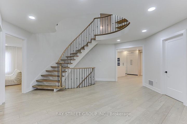 Photo 6 at 955 Portminster Court, Wyndham, Newmarket