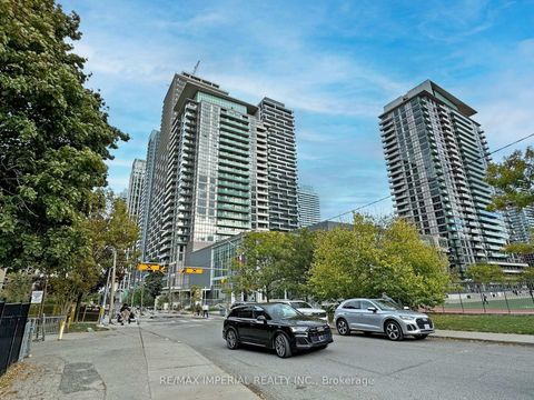 Photo 2 at 2004 - 25 Broadway Avenue, Mount Pleasant West, Toronto