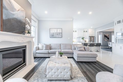 Photo 15 at 404 Ellen Davidson Drive, GO Glenorchy, Oakville