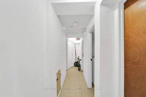 Photo 21 at 390 Davenport Road, Casa Loma, Toronto