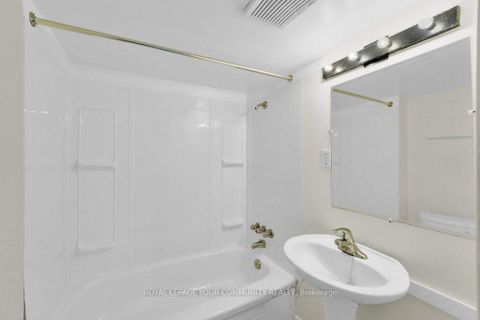 Photo 34 at 390 Davenport Road, Casa Loma, Toronto