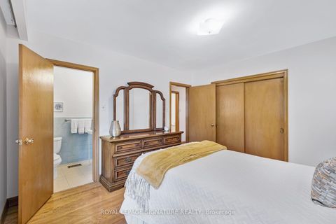 Photo 14 at 186 Burbank Drive, Bayview Village, Toronto