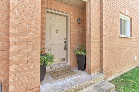 Photo 2 at 228 Warner Crescent, Summerhill Estates, Newmarket