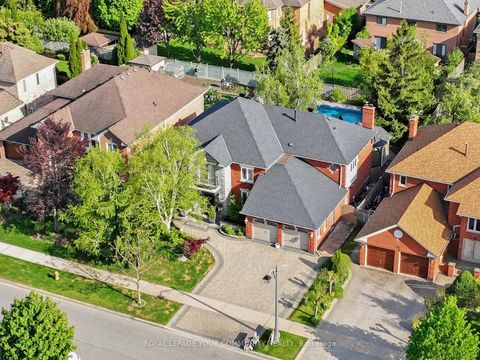 Photo 1 at 123 Kingsnorth Boulevard, East Woodbridge, Vaughan