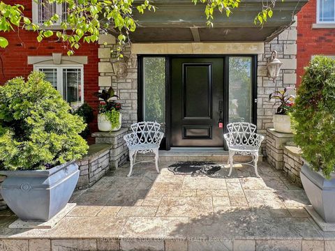 Photo 3 at 123 Kingsnorth Boulevard, East Woodbridge, Vaughan