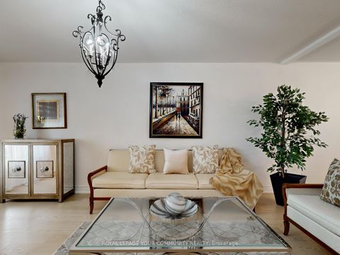 Photo 6 at 123 Kingsnorth Boulevard, East Woodbridge, Vaughan