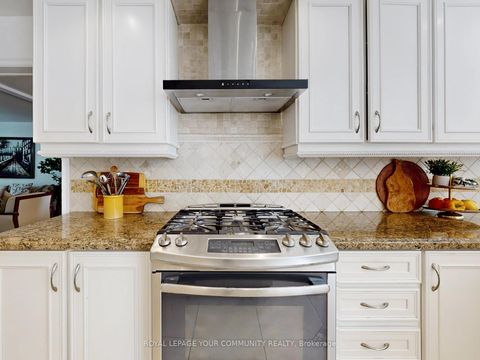 Photo 12 at 123 Kingsnorth Boulevard, East Woodbridge, Vaughan