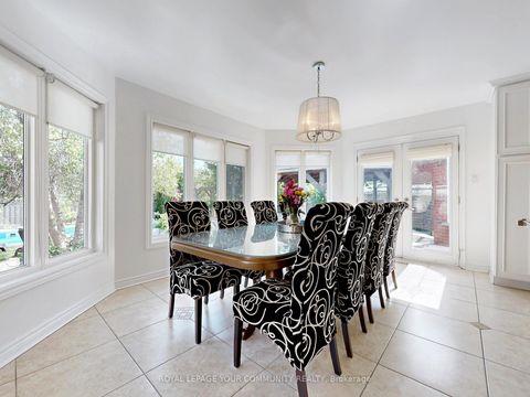 Photo 14 at 123 Kingsnorth Boulevard, East Woodbridge, Vaughan