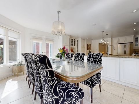 Photo 15 at 123 Kingsnorth Boulevard, East Woodbridge, Vaughan