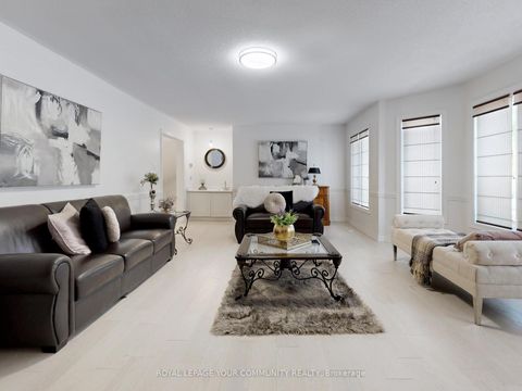 Photo 17 at 123 Kingsnorth Boulevard, East Woodbridge, Vaughan