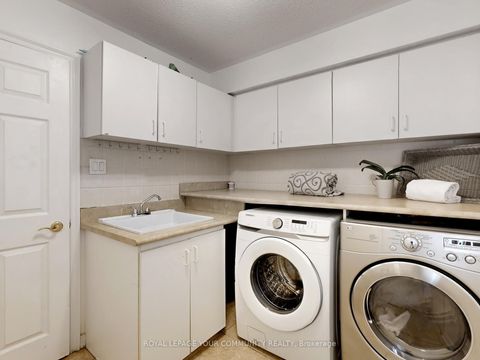 Photo 19 at 123 Kingsnorth Boulevard, East Woodbridge, Vaughan