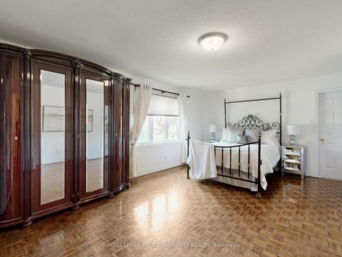 Photo 24 at 123 Kingsnorth Boulevard, East Woodbridge, Vaughan