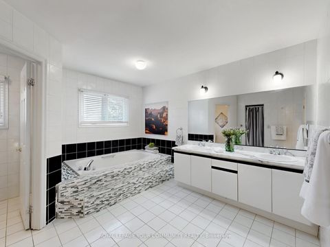 Photo 30 at 123 Kingsnorth Boulevard, East Woodbridge, Vaughan