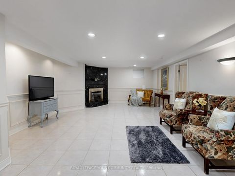 Photo 33 at 123 Kingsnorth Boulevard, East Woodbridge, Vaughan
