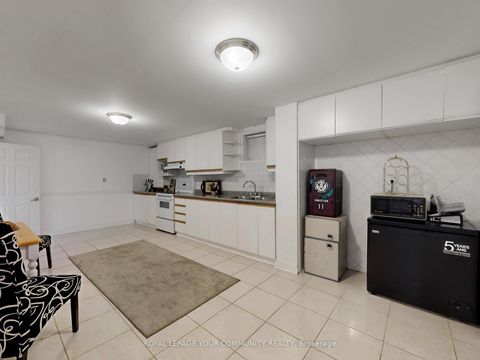 Photo 34 at 123 Kingsnorth Boulevard, East Woodbridge, Vaughan