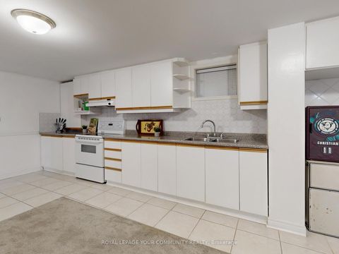 Photo 36 at 123 Kingsnorth Boulevard, East Woodbridge, Vaughan