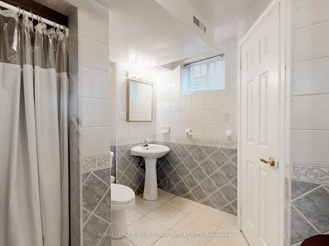 Photo 38 at 123 Kingsnorth Boulevard, East Woodbridge, Vaughan