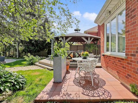 Photo 43 at 123 Kingsnorth Boulevard, East Woodbridge, Vaughan