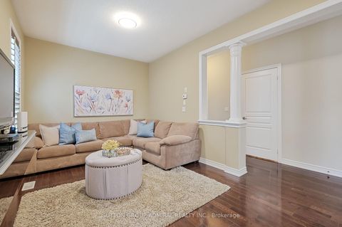 Photo 9 at 48 Terme Avenue, Vellore Village, Vaughan