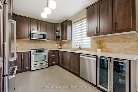 Photo 11 at 48 Terme Avenue, Vellore Village, Vaughan