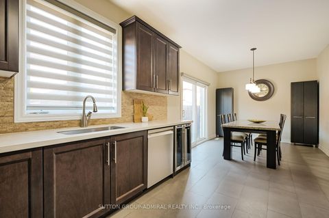Photo 13 at 48 Terme Avenue, Vellore Village, Vaughan