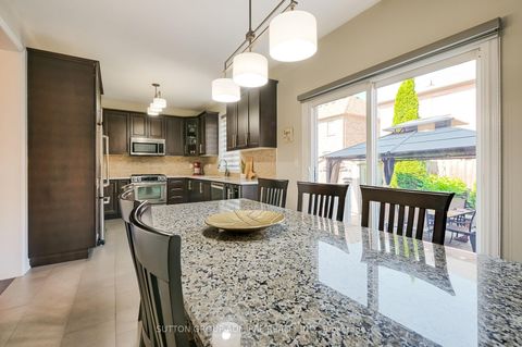 Photo 15 at 48 Terme Avenue, Vellore Village, Vaughan