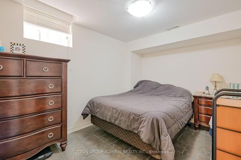 Photo 32 at 48 Terme Avenue, Vellore Village, Vaughan