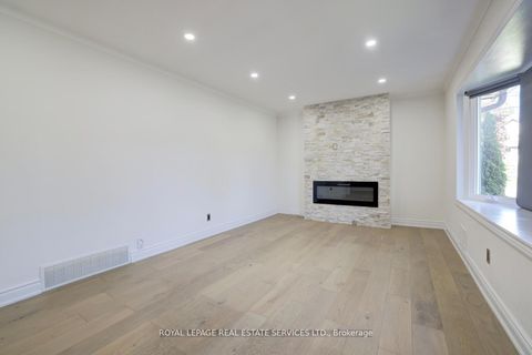 Photo 3 at 2 North Heights Road, Rosethorn, Toronto