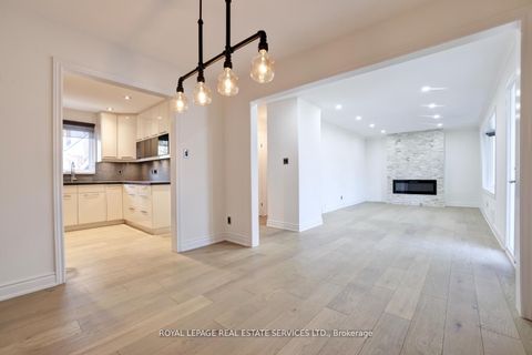 Photo 5 at 2 North Heights Road, Rosethorn, Toronto