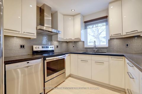 Photo 8 at 2 North Heights Road, Rosethorn, Toronto