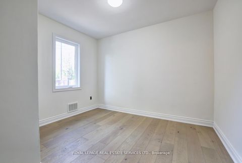 Photo 13 at 2 North Heights Road, Rosethorn, Toronto