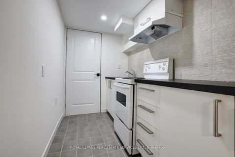 Photo 29 at 2 North Heights Road, Rosethorn, Toronto