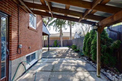 Photo 36 at 2 North Heights Road, Rosethorn, Toronto