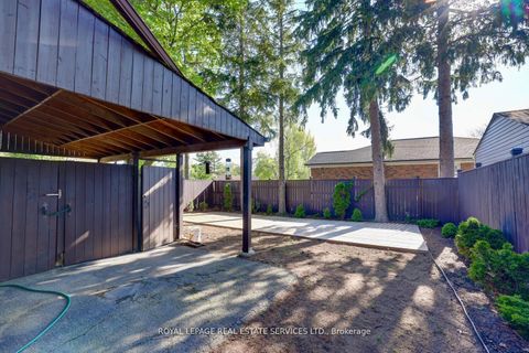 Photo 37 at 2 North Heights Road, Rosethorn, Toronto